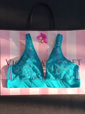 Victoria's Secret Teal Lace Wireless Bralette with Pink Trim Size 34B
